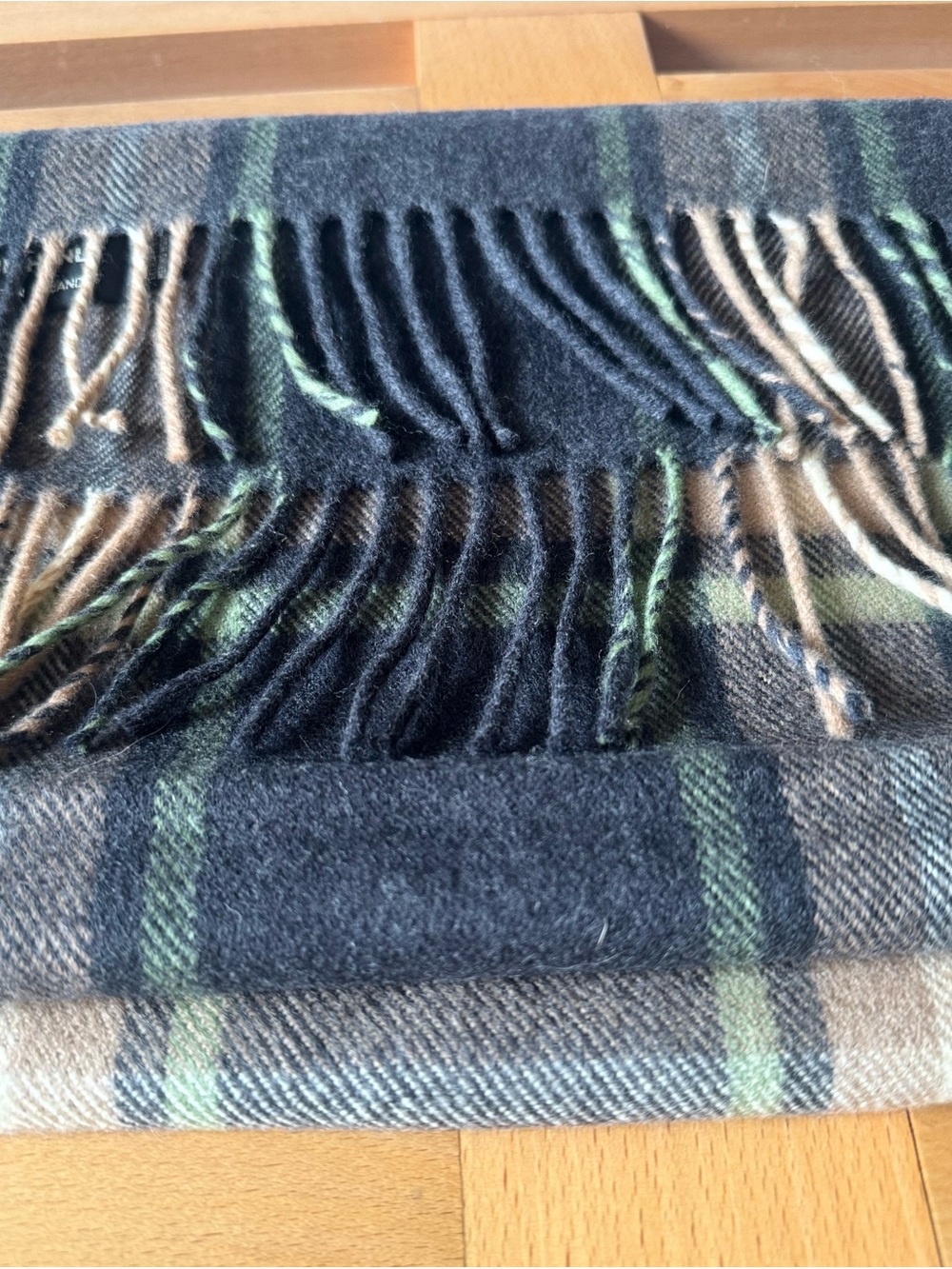 John Hanley Wool Scarf 100% Extra Fine Merino Made In Ireland Plaid Fringed EUC